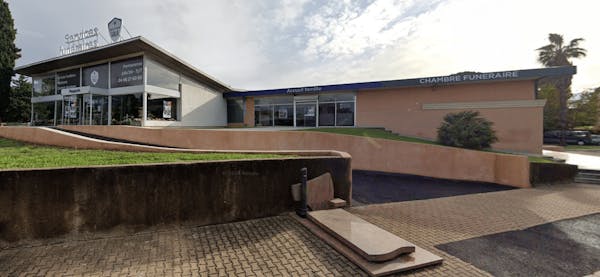 Photographie de la Pompes Funèbres Sala de Nîmes