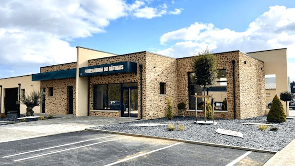 Photographie Funérarium de Pompes Funèbres Marbrerie Arnaud MARIN de Milly-la-Forêt