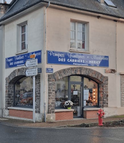 Photographie de la Pompes Funèbres Des Carriers Hericy de Cesny-Bois-Halbout