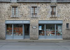 Devanture de Pompes Funèbres Glet