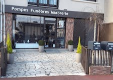 Devanture de Pompes Funèbres KrysmaPompas Funeral
