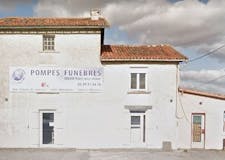 Devanture de Pompes Funèbres Maison Augeron - Tradition Funéraire