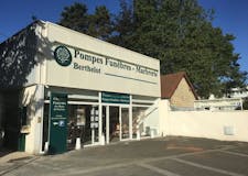 Devanture de Pompes Funèbres et Marbrerie Berthelot