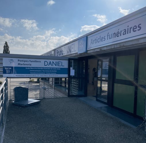 Photographie de la Pompes Funèbres Marbrerie Daniel-Priour de Montauban-de-Bretagne