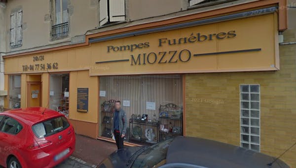 Photographie de la Pompes Funèbres Miozzo de Chazelles-sur-Lyon
