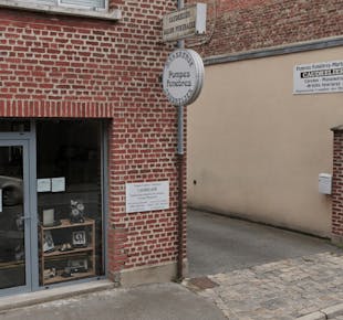 `photo de l'établissement de ${name}`