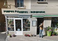Devanture de Pompes Funèbres Court Roger et Fils