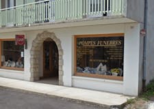 Devanture de Pompes Funèbres Allègre Funéraires