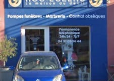 Devanture de Pompes Funèbres Roc-Eclerc
