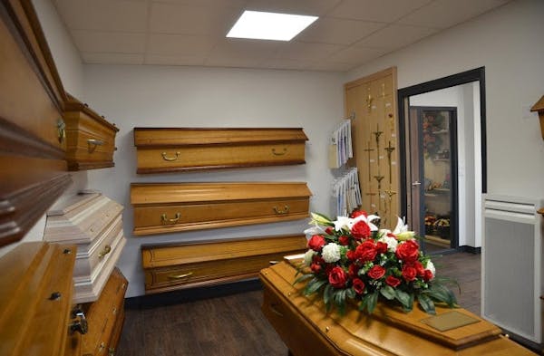 Photographie de la Pompes Funèbres Dupasquier de Lamure-sur-Azergues