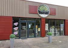 Devanture de Pompes Funèbres du Vouvrillon