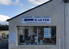 Devanture de Pompes Funèbres Le Fur