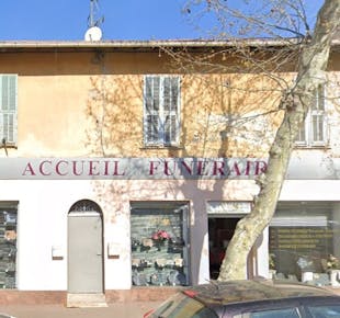 `photo de l'établissement de ${name}`