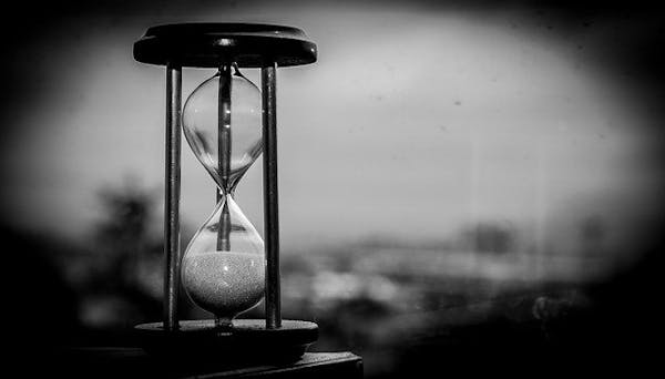 Combien de jours après le décès a lieu l’enterrement