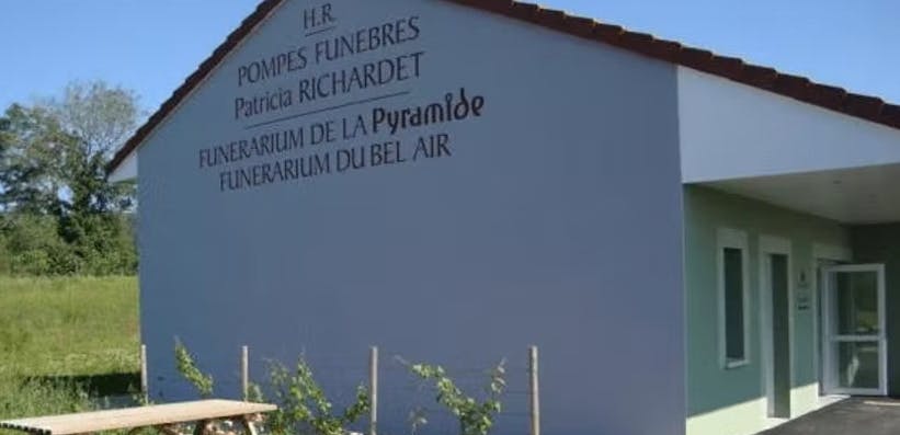 Photographie de la Pompes Funèbres P. Richardet de la ville de Pessans