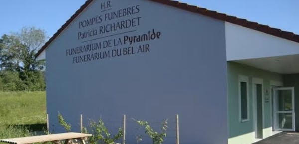 Photographie de la Pompes Funèbres P. Richardet de la ville de Pessans