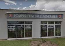 Devanture de Pompes Funèbres Générales