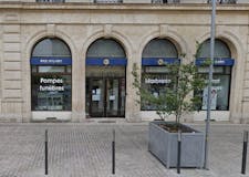 Devanture de Pompes Funèbres Roc-Eclerc