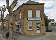 Devanture de Pompes Funèbres Mozet Cornard