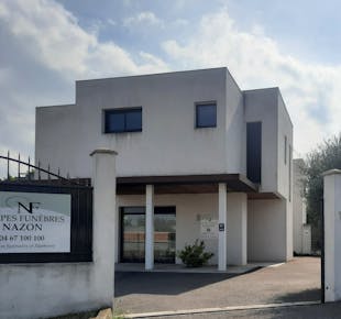 `photo de l'établissement de ${name}`