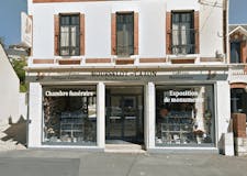 Devanture de Pompes Funèbres Bourselot Caton