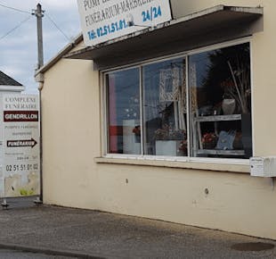 `photo de l'établissement de ${name}`