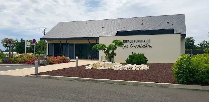 Photographie de Pompes Funèbres DUCREUX-KNECHT Saint-Éloy-de-Gy