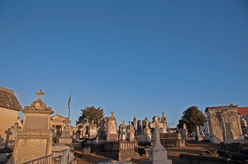 monuments funéraires cimetière