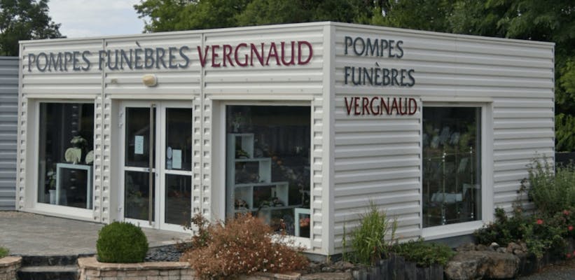 Photographie de la Pompes Funèbres Vergnaud de Coulonges-sur-l'Autize