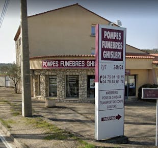 `photo de l'établissement de ${name}`