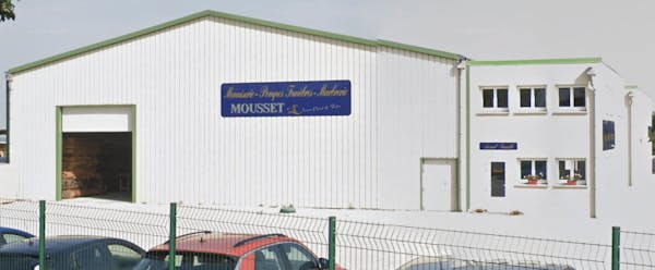 Photographie de Pompes Funèbres Mousset de Saint-Hilaire-le-Châtel