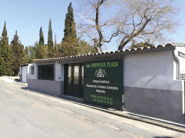 Photographie Pompes Funèbres Amphoux Plaza de Saint-Gilles