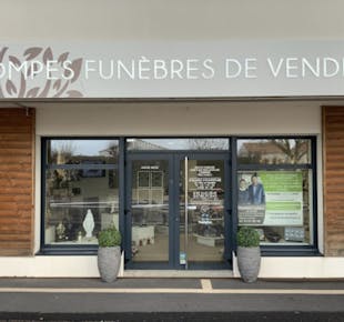`photo de l'établissement de ${name}`