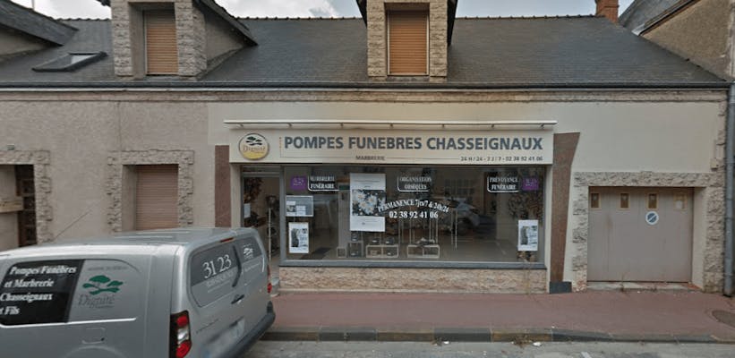 Photographie Pompes Funèbres et Marbrerie Chasseignaux et Fils de Lorris