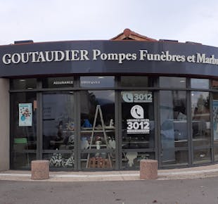 `photo de l'établissement de ${name}`
