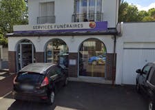 Devanture de Pompes Funèbres Générales