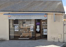Devanture de Pompes Funèbres Générales