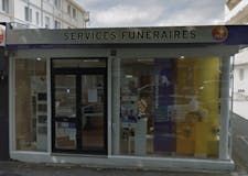Devanture de Pompes Funèbres Générales