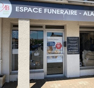 `photo de l'établissement de ${name}`