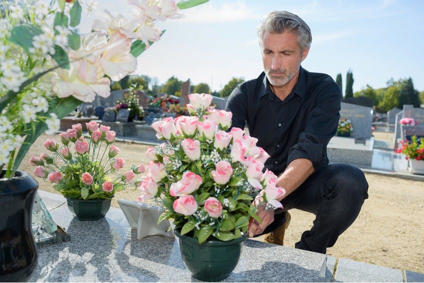 fleurs défunt cimetière