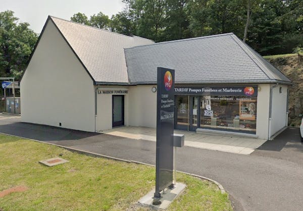 Photographie Pompes Funèbres et Marbrerie TARDIF - PFG de Besse-et-Saint-Anastaise