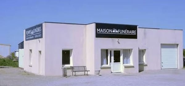 Photographie de la Pompes Funèbres du Cap de la ville de Fréhel