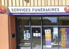 Devanture de Pompes Funèbres Générales