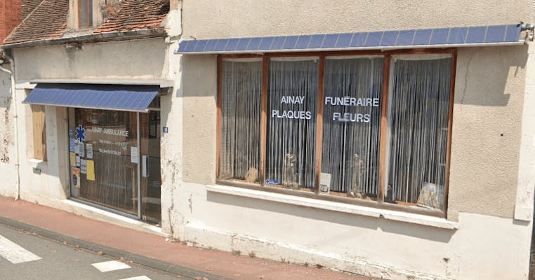 Photographie de L'Ainay Funéraire d'Ainay-le-Château