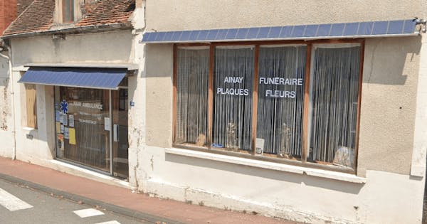 Photographie de L'Ainay Funéraire d'Ainay-le-Château