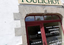 Devanture de Pompes Funèbres Poulichot