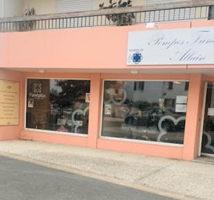 `photo de l'établissement de ${name}`