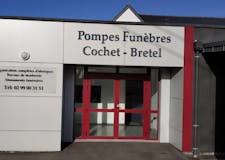 Devanture de Pompes Funèbres Cochet-Bretel