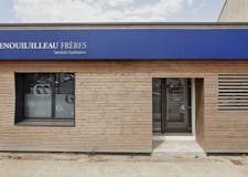 Devanture de Pompes Funèbres Grenouilleau Frères