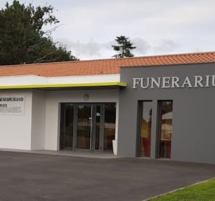 `photo de l'établissement de ${name}`